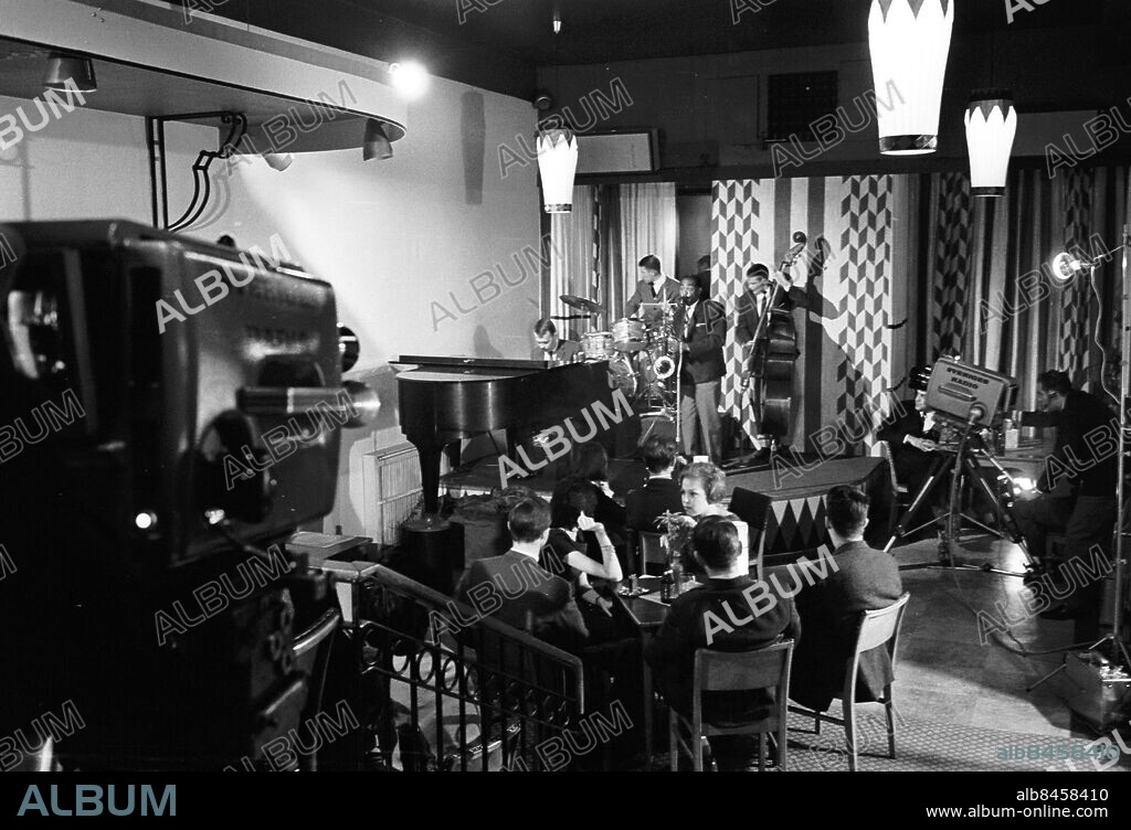 Göteborg 24 oktober 1963. Jazz på Don Pedro (nuvarande Dojan på Vallgatan)- Bernt Rosengren (ts), Hasse Löfman (b) och Don Bayas (ts). Vid pianot Sven-Eric Dahlberg och på trummor Karl-Axel Källner.. Foto: Kamerareportage *** Local Caption *** . KAMERAREPORTAGE.