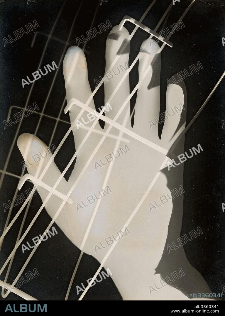 LÁSZLÓ MOHOLY-NAGY. Photogram.