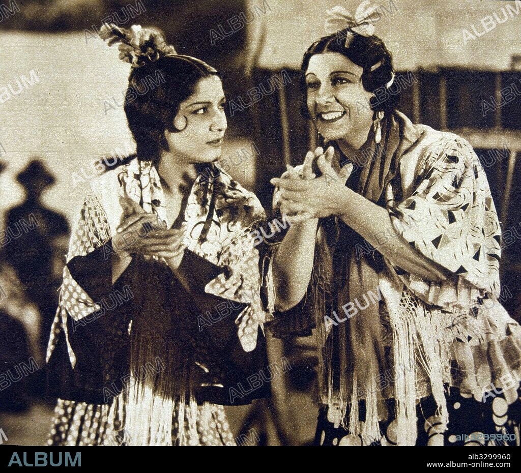 AMAYA , CARMEN. ACTRIZ Y BAILAORA ESPAÑOLA.. " MARIA DE LA O ". DIRECTOR , FRANCISCO ELIAS . AÑO 1936. JUNTO A PASTORA IMPERIO.