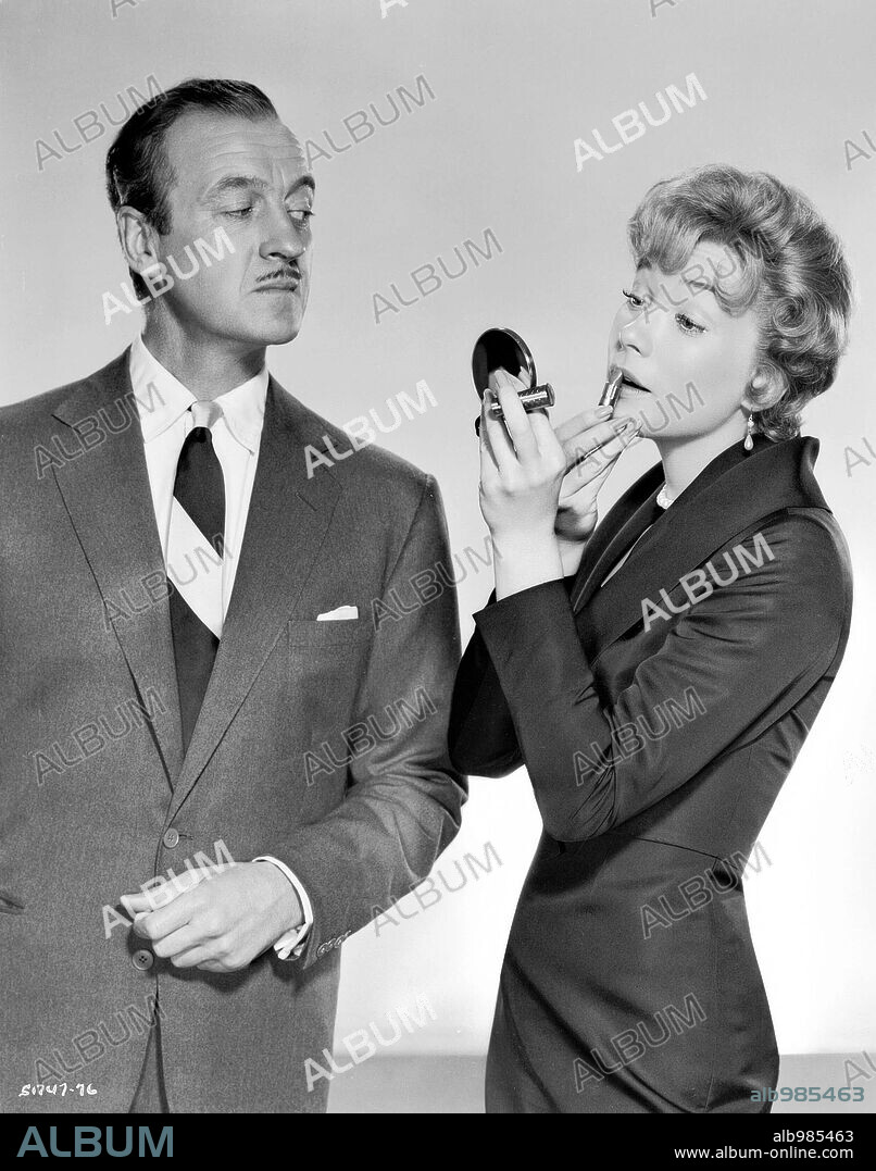 DAVID NIVEN y SHIRLEY MACLAINE en TODAS LAS MUJERES QUIERAN CASARSE, 1959 (ASK ANY GIRL), dirigida por CHARLES WALTERS. Copyright M.G.M.