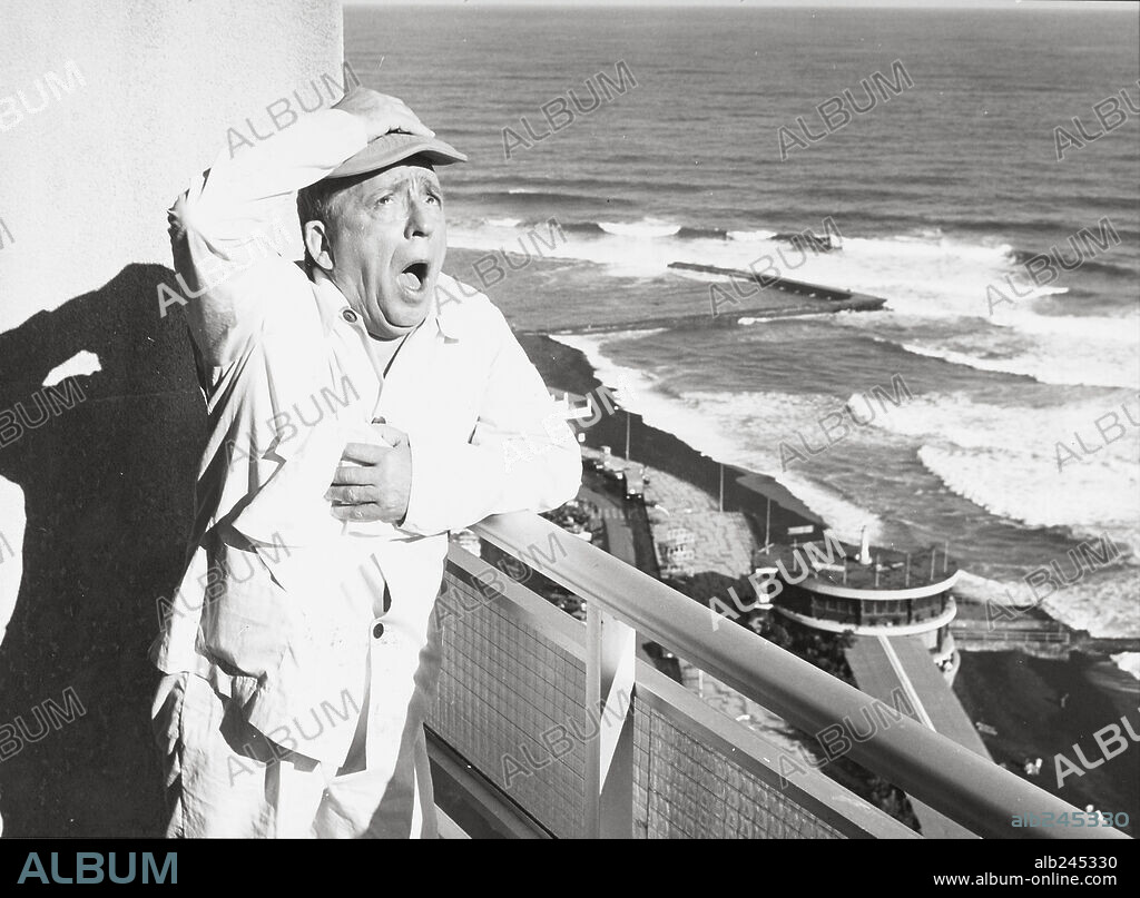 PACO MARTINEZ SORIA in HAY QUE EDUCAR A PAPA, 1971, directed by PEDRO LAZAGA. Copyright HIDALGO, S.A./FILMAYER PRODUCCION, S.A.