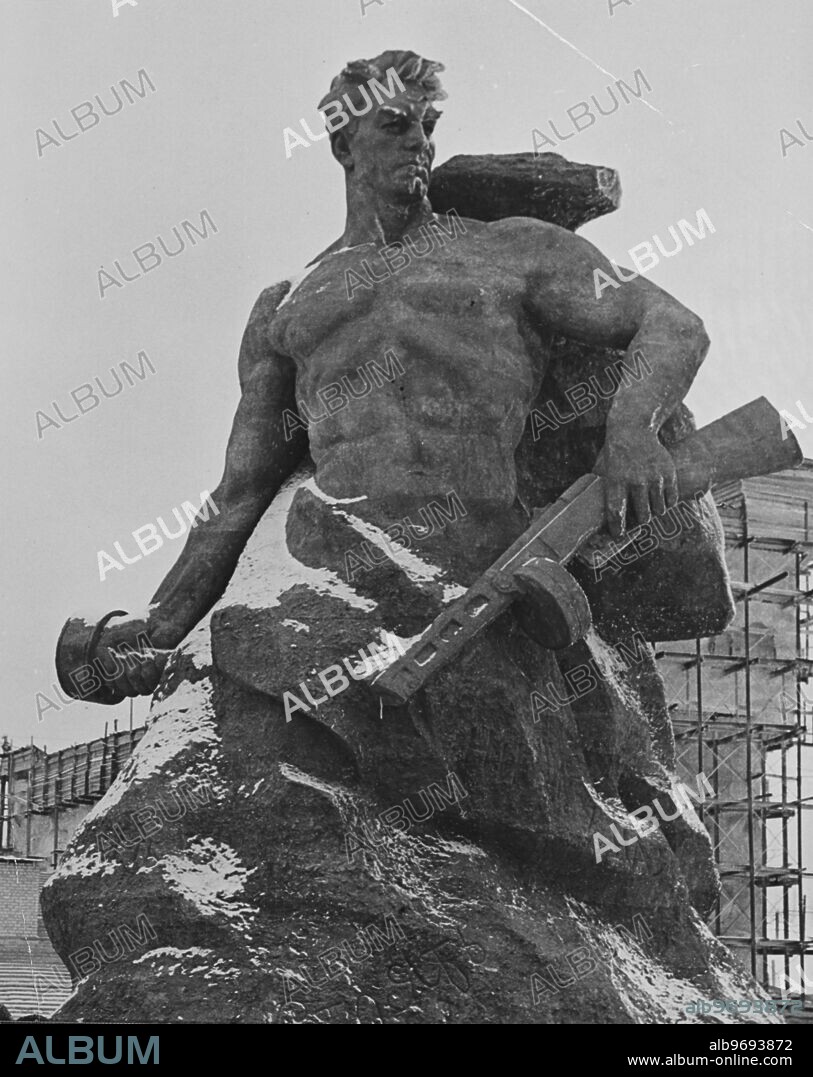 Sculpture Stay to die, part of the memorial complex at Mamaev burial in Volgograd The soldier have a portrait likeness to general Vasiliy Chuikov who led Soviet forces at Stalingrad. Supplied By: SCRSS - Society for Co-operation in Russian & Soviet Studies.