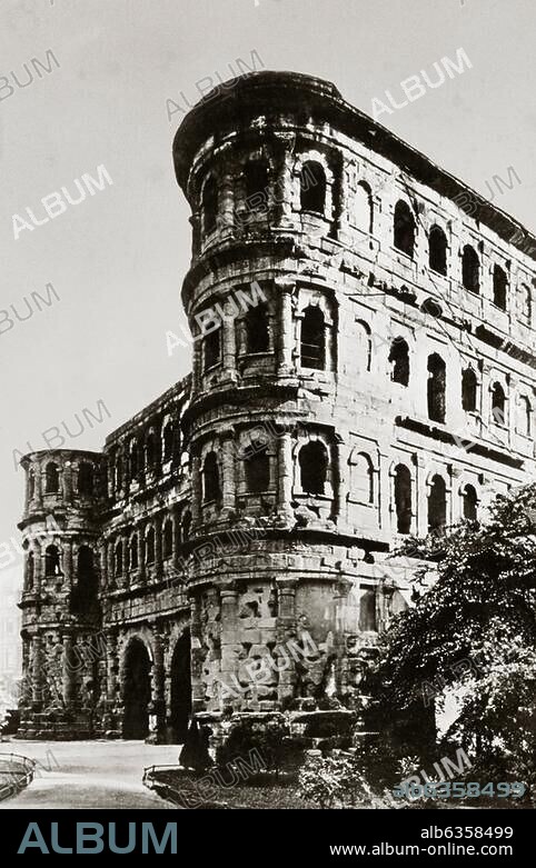 Trier, Porta Nigra. (nördliches Stadttor der römischen Stadtbefestigung, letztes Drittel des 2. Jahrhunderts n. Chr.; 1035 umgewandelt in ein Kanonikerstift des Hlg. Simeon). Ansicht. Foto, um 1930.
