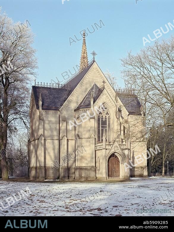 Kröchlendorff (Uckermark, Brandenburg), ehem. Schloßkirche (erbaut 1855-1867; Arch.: Ferdinand von Arnim; 1993 restauriert, heutige Nutzung als Ausstellungshalle und Konzertsaal). Ansicht von Südosten. Foto, Januar 2006.