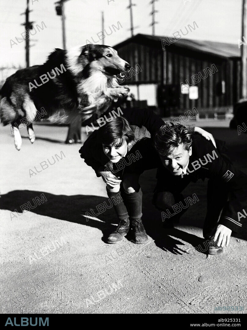 MICKEY ROONEY and RODDY McDOWALL in LASSIE COME HOME, 1943, directed by FRED M. WILCOX. Copyright M.G.M.
