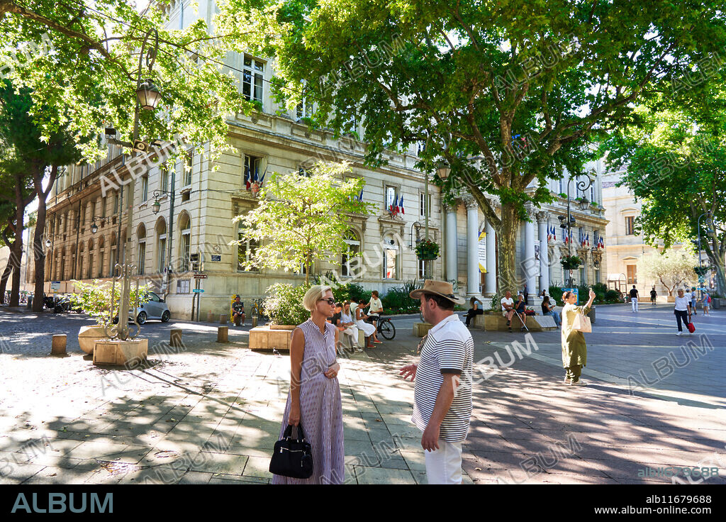 Hotel de Ville, Place de l'Horloge, Avignon, Vaucluse, Provence-Alpes-Côte d'Azur, France, Europe.