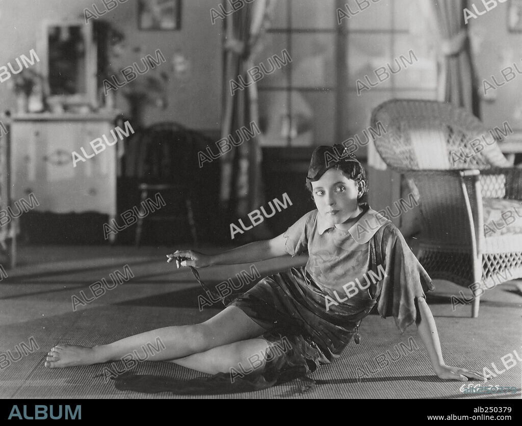 BETTY BRONSON en PETER PAN, 1924, dirigida por HERBERT BRENON. Copyright PARAMOUNT PICTURES.