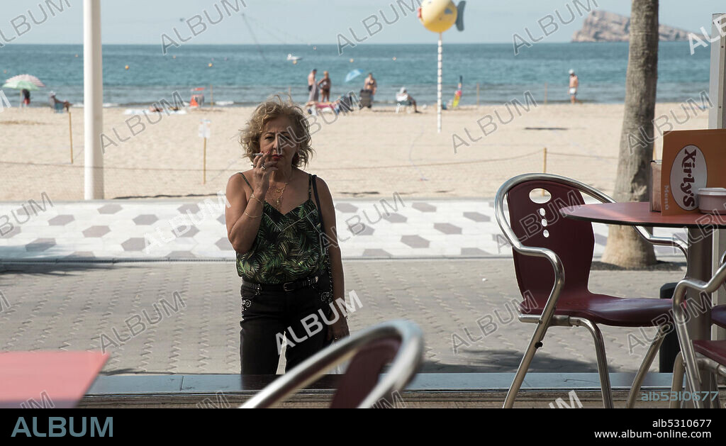 CARMEN MACHI en EL COVER, 2021, dirigida por SECUN DE LA ROSA. Copyright Nadie es Perfecto / Stopline Films.