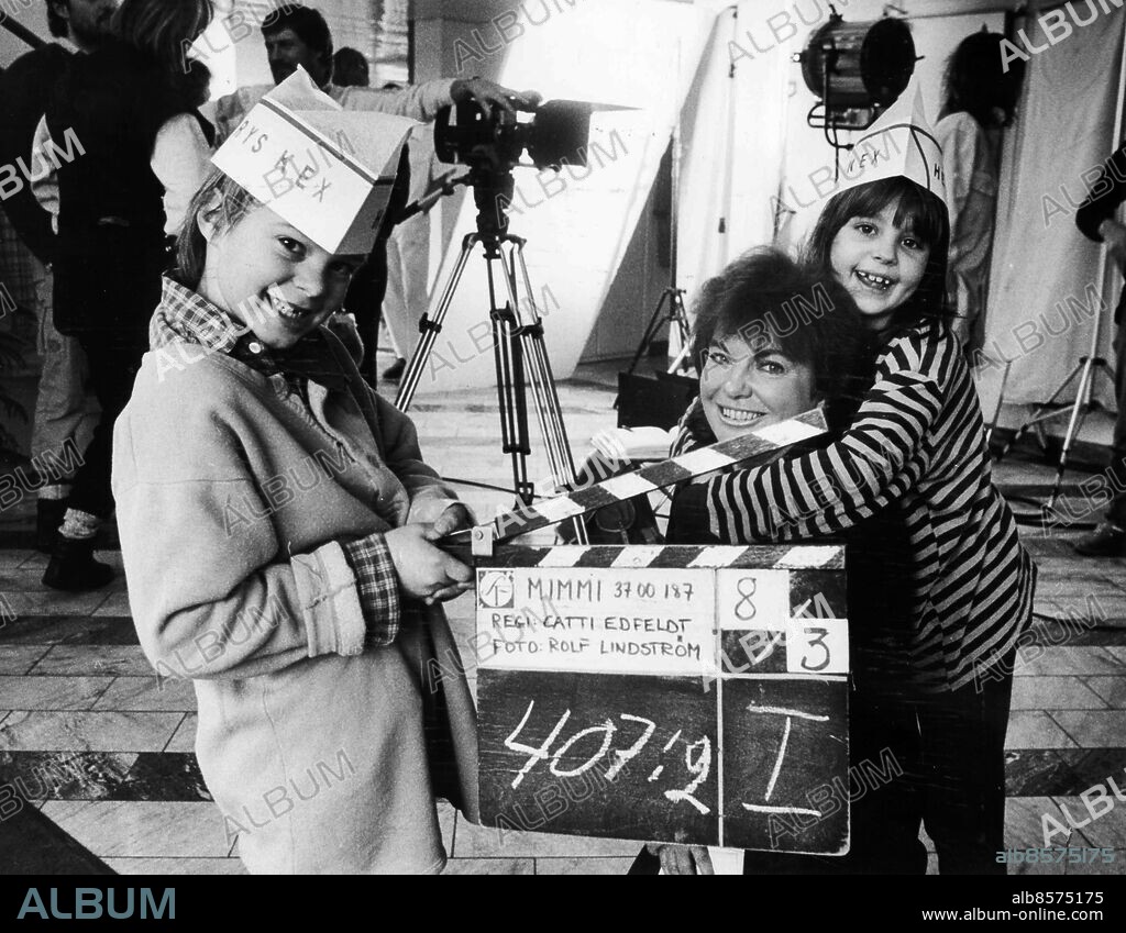 Göteborg 1988-03-09. Viveca Sundvall författare - skådespelardebuterar som kexfabriksguide i tv-serien Monstret i skåpet - efter hennes egen bok *** Local Caption *** GP Foto: Peter Claesson. KAMERAREPORTAGE.