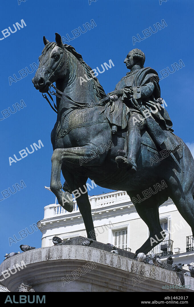 CARLOS III (Madrid, 1716-Madrid, 1788). Duque de Parma y Plasencia (1731-1735), rey de Nápoles y Sicilia (1734-1759) y de España (1759-88). Hijo de Felipe V e Isabel Farnesio. ESTATUA ECUESTRE del monarca situada en la Puerta del Sol. MADRID. España.