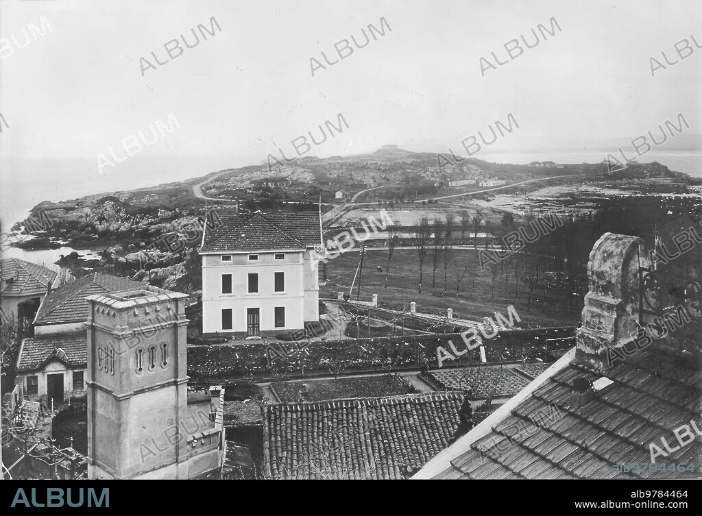 24 abril 1908. Nueva residencia de verano para el Rey. Santander. La península de la Magdalena. Vista desde la casa del Sr. Pérez Galdós. Foto: Duomareo.