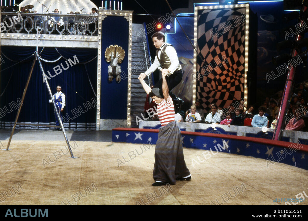 Circus, Germany 1989, Freddy Quinn presents magicians, animals and artists.