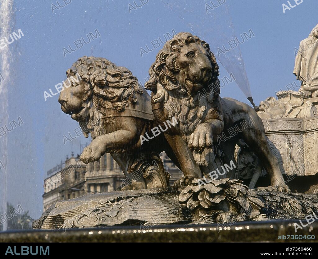 ROBERTO MICHEL (1720-1780). DETALLE DE LOS LEONES DE LA FUENTE DE CIBELES LOS CUALES REPRESENTAN A LOS PERSONAJES MITOLOGICOS HIPONEMES (MELAION) Y ATALANTA - FOTO AÑOS 80 - FOTO.