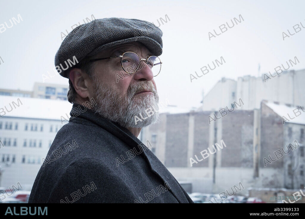 JOHN GOODMAN in ATOMIC BLONDE, 2017, directed by DAVID LEITCH. Copyright 87Eleven, Closed on Mondays Entertainment, Denver and Delila.