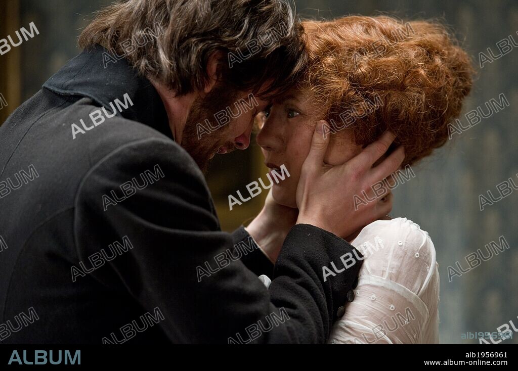 DOONA BAE et JIM STURGESS dans CLOUD ATLAS, 2012, réalisé par ANDY WACHOWSKI, LANA WACHOWSKI et TOM TYKWER. Copyright ARD DEGETO FILM.