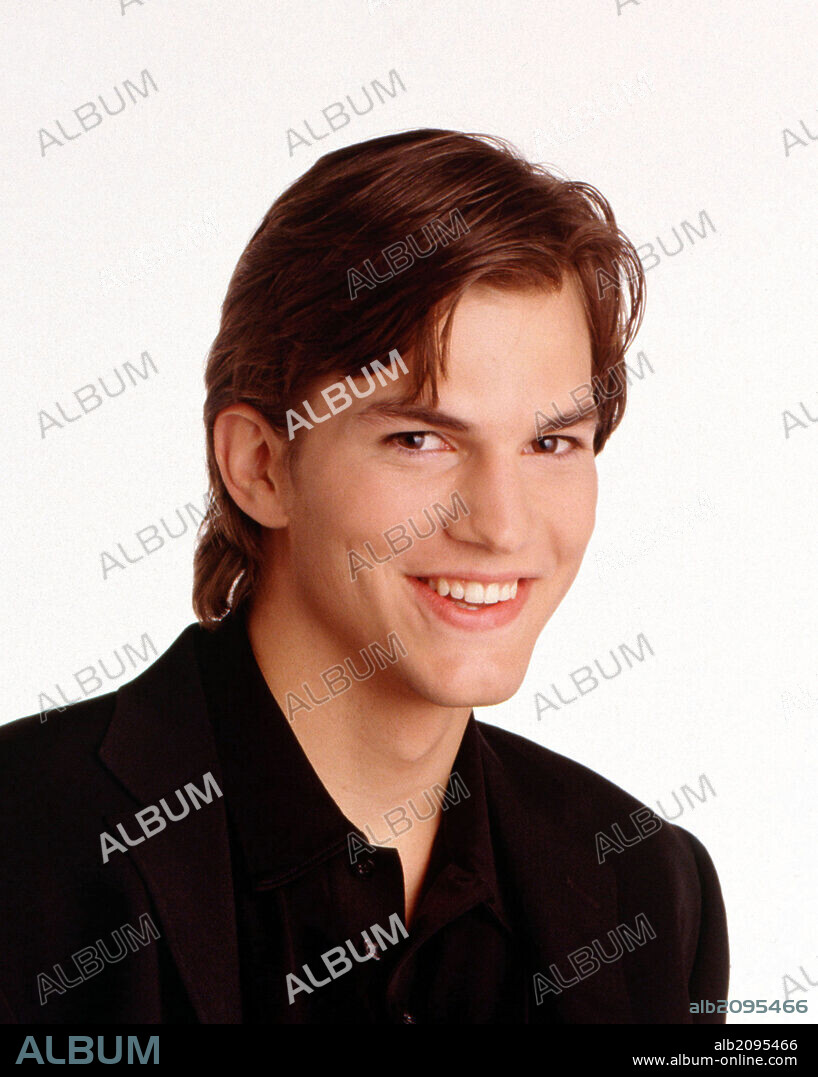 ASHTON KUTCHER in THAT '70S SHOW, 1998 (THAT '70S SHOW-TV). Copyright 20TH CENTURY FOX.