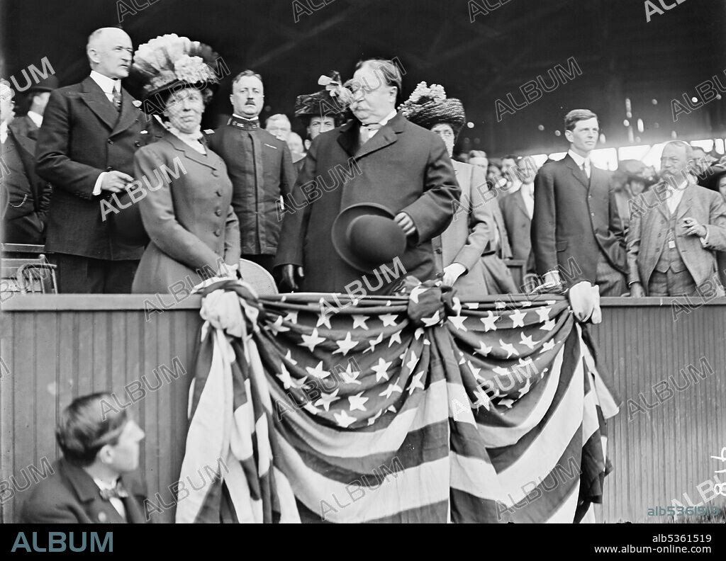 U.S. President William Howard Taft and First Lady Helen Herron Taft, at Baseball Game, Griffith Stadium, Washington DC, USA, circa 1910.