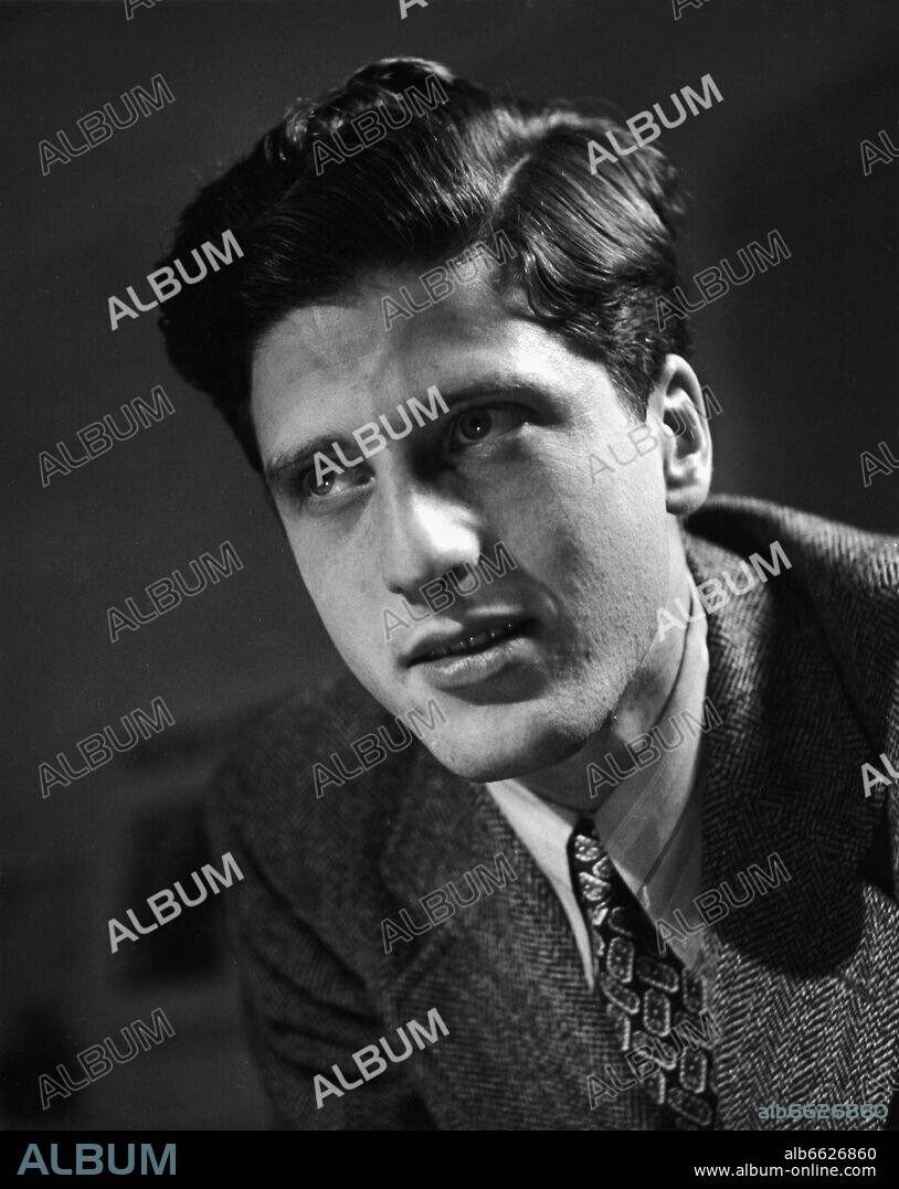Composer and conductor Lukas Foss in 1942. Portrait by photographer Fred Stein (1909-1967) who emigrated 1933 from Nazi Germany to France and finally to the USA. 1942