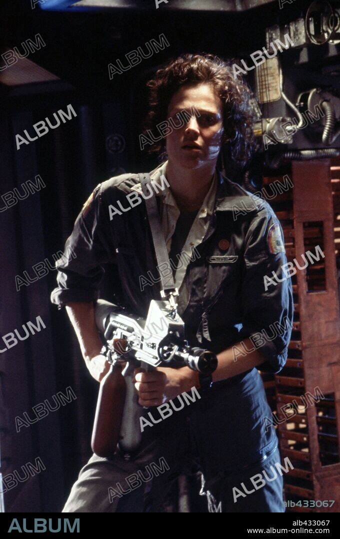 SIGOURNEY WEAVER en ALIEN, EL OCTAVO PASAJERO, 1979 (ALIEN), dirigida por RIDLEY SCOTT. Copyright 20TH CENTURY FOX.