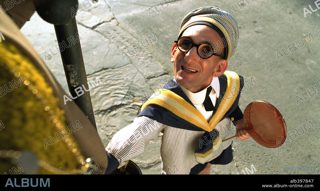 BENITO PORCINO en LA GRAN AVENTURA DE MORTADELO Y FILEMON, 2003, dirigida por JAVIER FESSER. Copyright SOGECINE/PELICULAS PENDELTON.