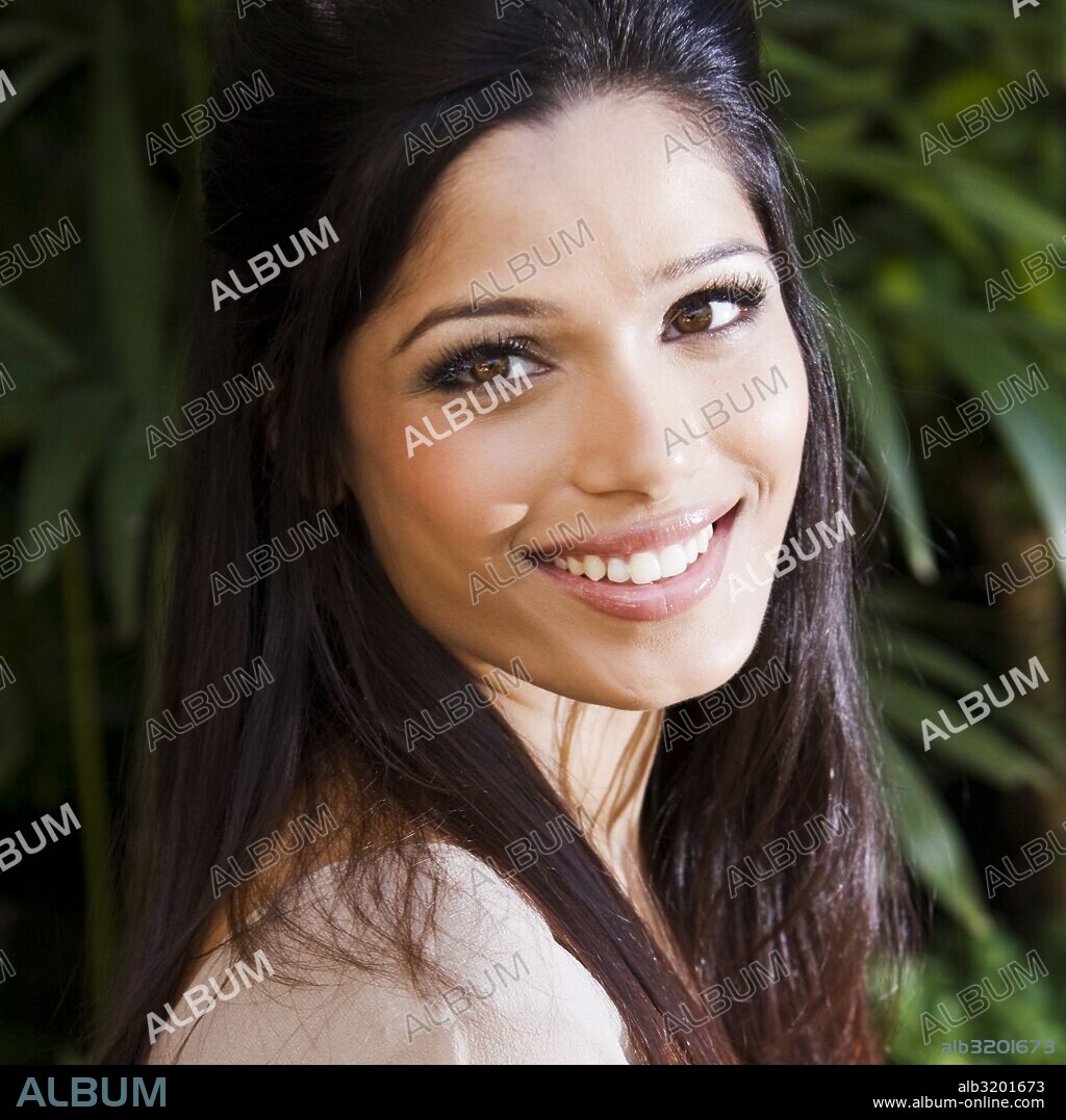 FREIDA PINTO. November 7, 2008 - Hollywood, California, U.S. - Actress Frieda Pinto of the film ''Slumdog Millionaire'' photographed in Los Angeles, CA. Novemeber 07, 2008 *** NO TABS / SKIN MAGS *** NO ITALY *** NO SALES TO AMI PUBLICATIONS *** EMBARGOED IN THE USA UNTIL FEBRUARY 08, 2008. 07/11/2008