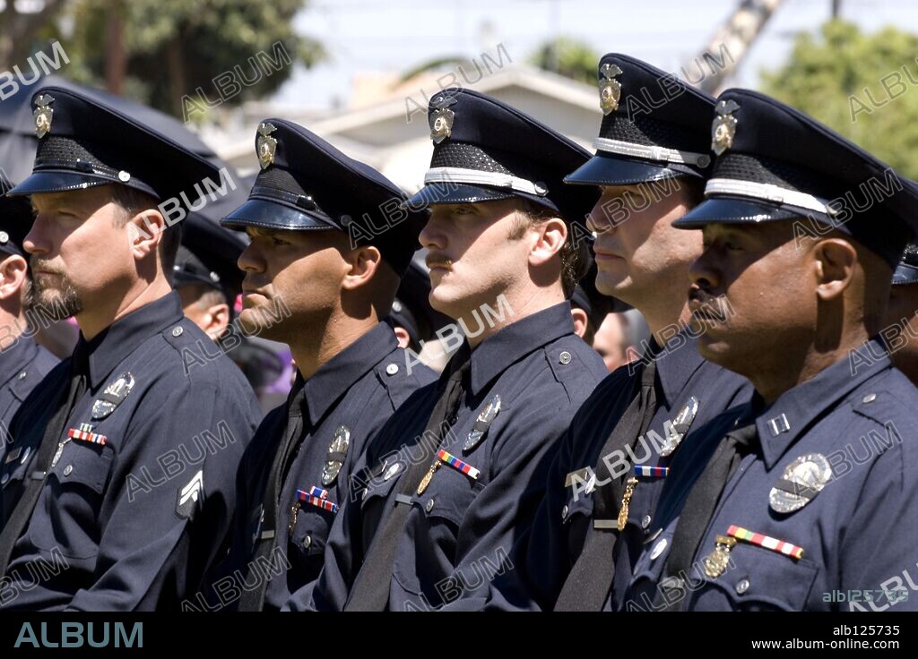 AMAURY NOLASCO, FOREST WHITAKER, JAY MOHR, JOHN CORBETT and KEANU REEVES in STREET KINGS, 2008, directed by DAVID AYER. Copyright REGENCY ENTERPRISES/YARI FILM GROUP (YFG)/3 ARTS ENTERTAINME / MORTON, MERRICK.