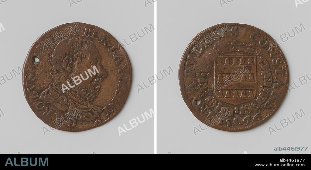 Karel, count of Berlaymont, Copper medal with a hole in it. Front: man's bust inside the inside. Reverse: crowned coat of arms, hanging with the order of the Golden Fleece within the inscription, Charles de Berlaymont, anonymous, 1576, copper (metal), striking (metalworking), d 2.9 cm × w 4.76 gr.