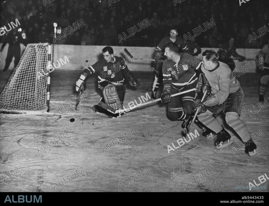 Winter Olympic Games, Oslo - Ice Hockey Sweden - U.S.A. - The Swede Lars Pettersson during an attack against the American goal in the ice-hockey match at the Jordal Amfi Stadium on 21 Feb 1952. February 21, 1952. (Photo by Paul Popper).