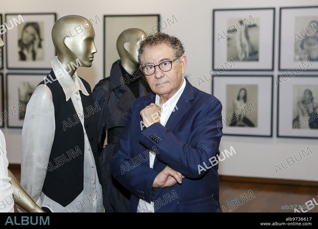 La Coruña, 01/09/2022. Entrevista al diseñador gallego Roberto Verino e inauguración de la exposición '40 años de #estiloverino: Belleza serena', en la Fundación Luis Seoane. Foto: Iago López.