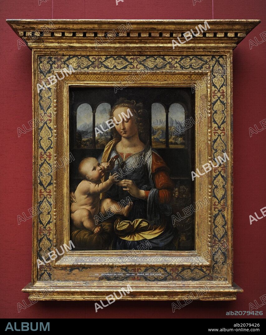 LEONARDO DA VINCI. ARTE RENACIMIENTO. ITALIA. VINCI, Leonardo da (Vinci, 1452-Amboise, 1519). Pintor, arquitecto, escultor, ingeniero y sabio italiano. "La Virgen del Clavel". Realizado hacia el 1470. Pintura al óleo sobre tabla. Alte Pinakothek (Pinacoteca Antigua). Munich. Alemania. Europa.