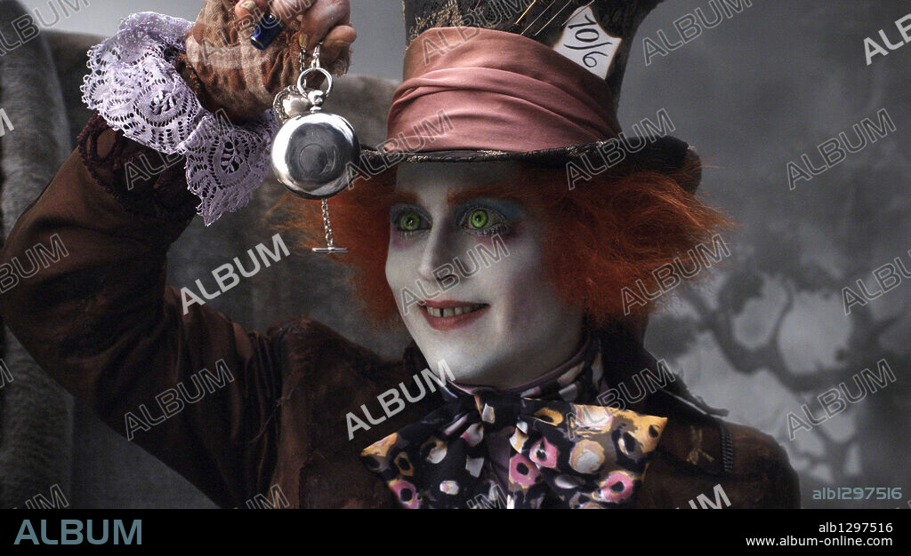 JOHNNY DEPP in ALICE IN WONDERLAND, 2010, directed by TIM BURTON. Copyright WALT DISNEY PICTURES.