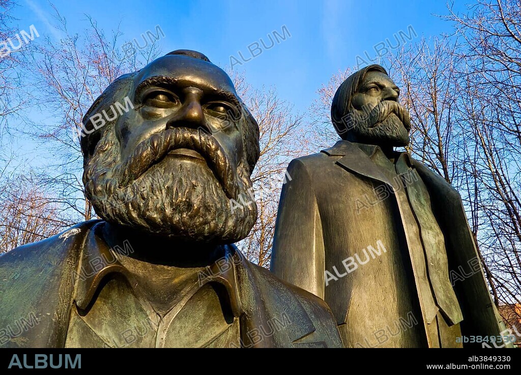 Bronze figures, monument of Karl Marx and Friedrich Engels, Marx-Engels-Forum, Berlin, Germany, Europe.