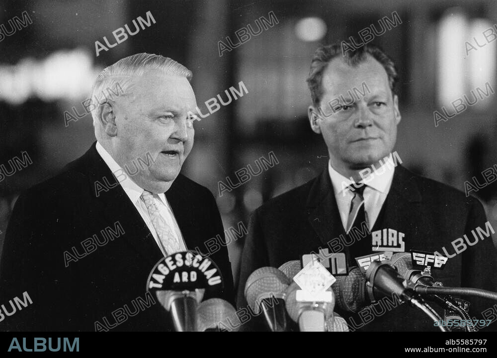 Erhard, Ludwig Politician (CDU). 1897-1977. - Chancellor Ludwig Erhard in Berlin, 29th October 1963: being welcomed by the current mayor Willy Brandt. Photo.