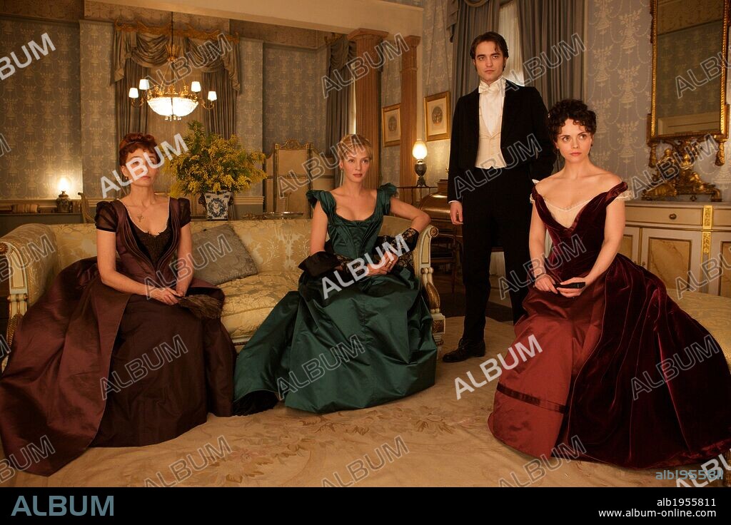 CHRISTINA RICCI, KRISTIN SCOTT THOMAS, ROBERT PATTINSON and UMA THURMAN in BEL AMI, 2011, directed by DECLAN DONNELLAN and NICK ORMEROD. Copyright REDWAVE FILMS.