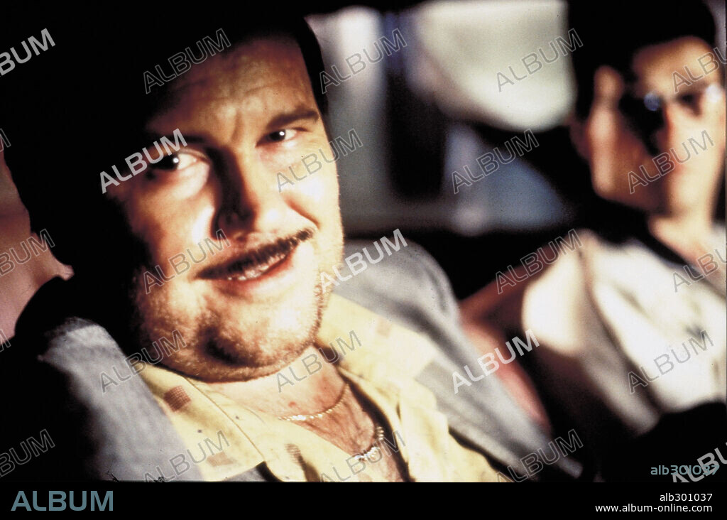 JAVIER CAMARA y SANTIAGO SEGURA en TORRENTE EL BRAZO TONTO DE LA LEY, 1998, dirigida por SANTIAGO SEGURA. Copyright ROCABRUNO/CARTEL.