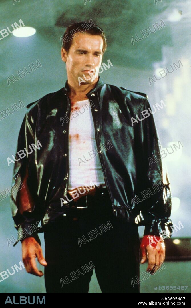 ARNOLD SCHWARZENEGGER en EJECUTOR, 1986 (RAW DEAL), dirigida por JOHN IRVIN. Copyright DE LAURENTIS ENTERTAINMENT GROUP.