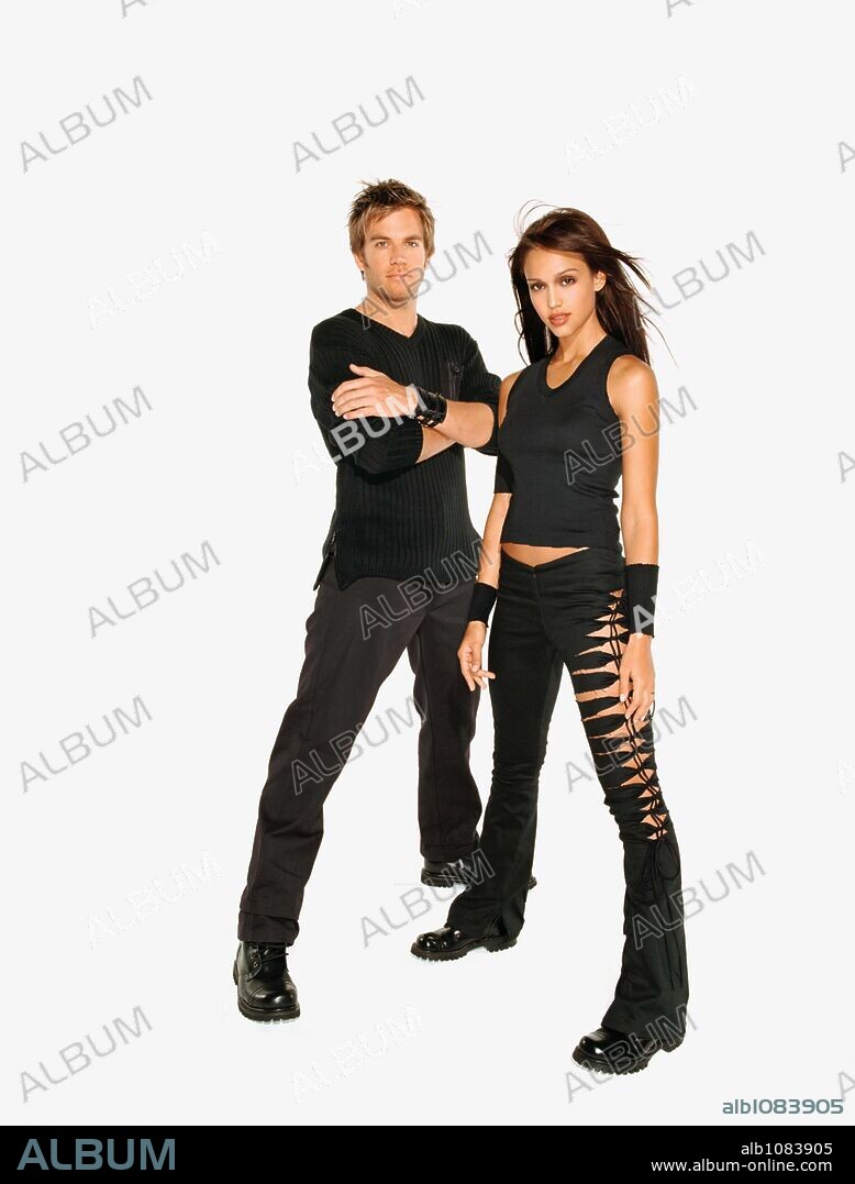 JESSICA ALBA and MICHAEL WEATHERLY in DARK ANGEL, 2000 (DARK ANGEL-TV). Copyright 20TH CENTURY FOX TV.