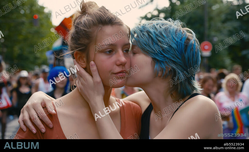 ADELE EXARCHOPOULOS and LEA SEYDOUX in LA VIE D'ADELE, 2013, directed by ABDEL KECHICHE. Copyright QUAT'SOUS FILMS/WILD BUNCH.