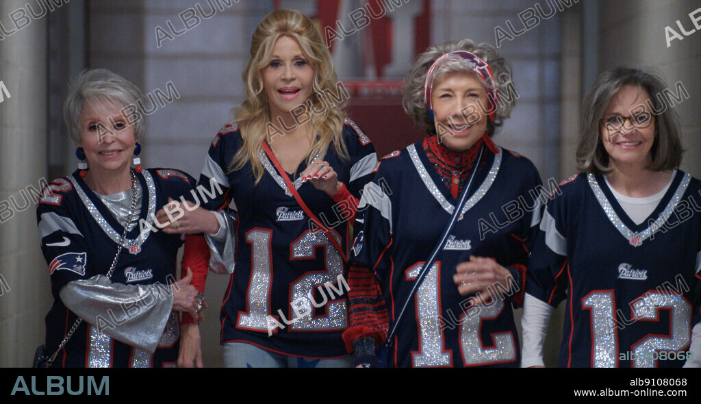 JANE FONDA, LILY TOMLIN, RITA MORENO et SALLY FIELD dans 80 FOR BRADY, 2023, réalisé par KYLE MARVIN. Copyright Endeavor Content.