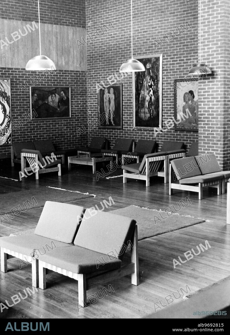 The interior of Falmer House the first building completed and occupied and designed by Sir Basil Spence for the University of Sussex. The heart of the University, Falmer House is used for student debates, a common room. It boasts numerous large paintings, Scandinavian style furniture and scatter rugs. 19 MARCH 1963.