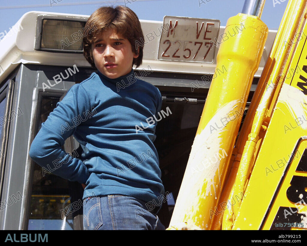 BORJA NAVAS en VOLANDO VOY, 2006, dirigida por MIGUEL ALBALADEJO. Copyright SOGECINE.
