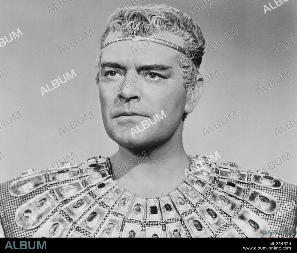 JACK HAWKINS in LAND OF THE PHARAOHS, 1955, directed by HOWARD HAWKS. Copyright WARNER BROTHERS.