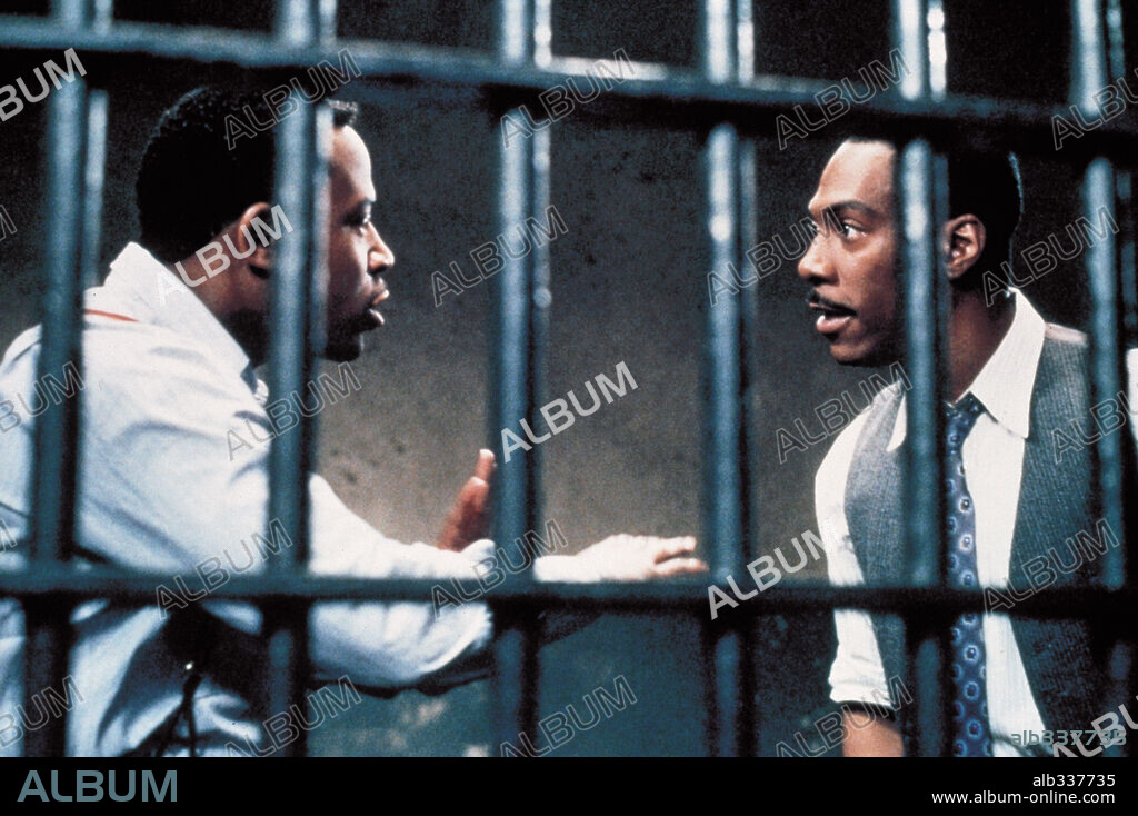 EDDIE MURPHY and MARTIN LAWRENCE in LIFE, 1999, directed by TED DEMME. Copyright UNIVERSAL PICTURES.