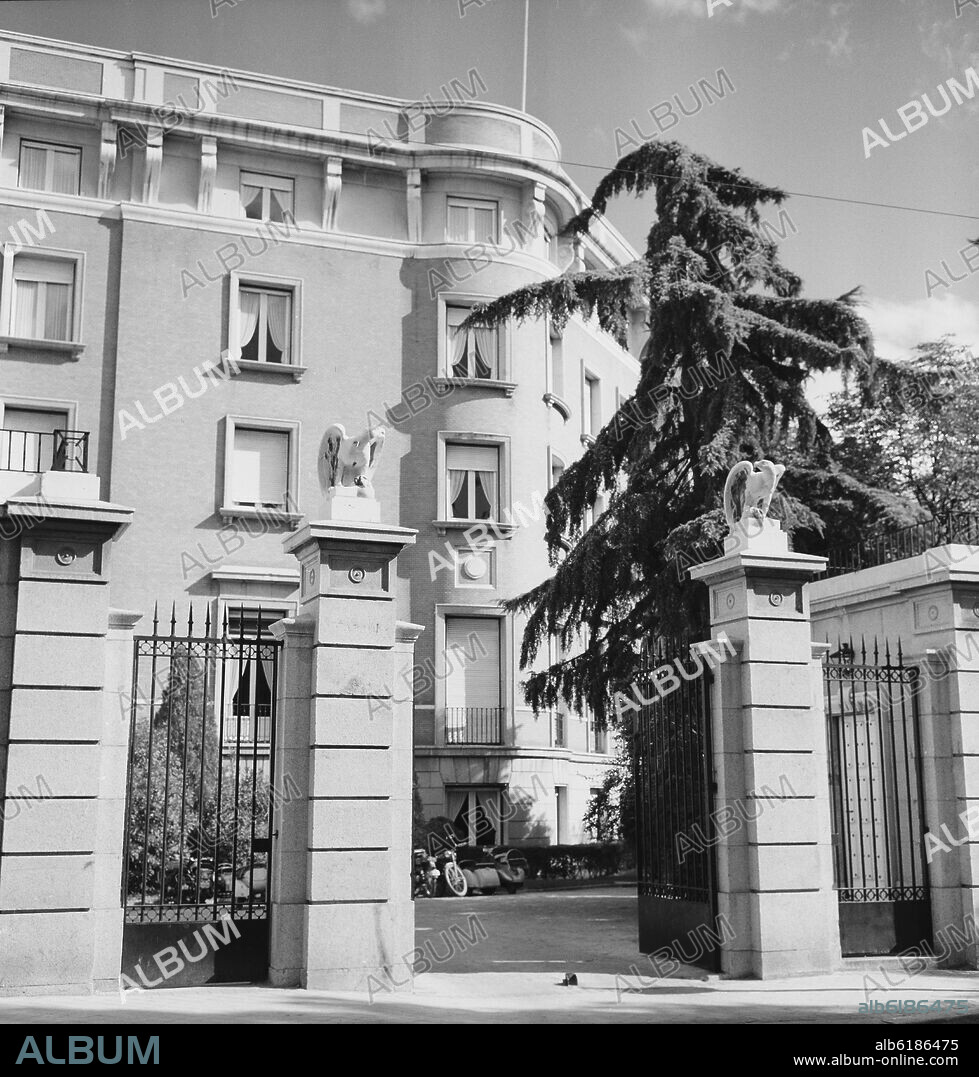 ANTIGUO INI (INSTITUTO NACIONAL DE INDUSTRIA) - FUNDADO EN 1941 - FOTOGRAFIA EN BLANCO Y NEGRO - AÑOS 60.