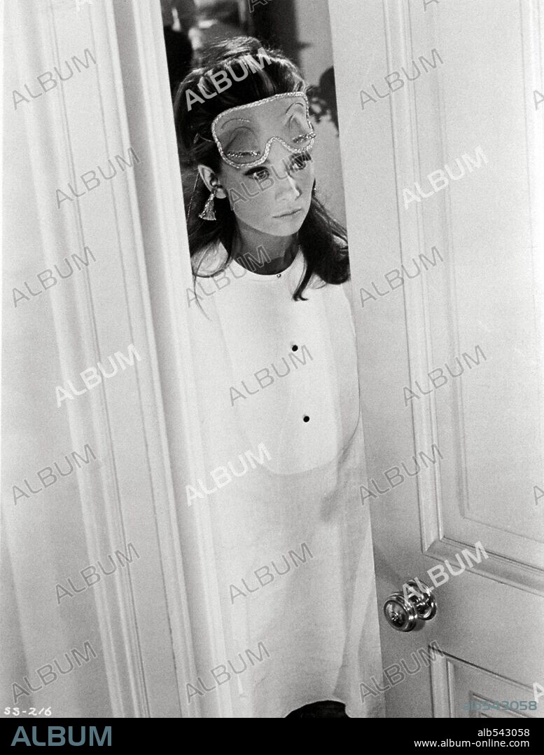 AUDREY HEPBURN en DESAYUNO CON DIAMANTES, 1961 (BREAKFAST AT TIFFANY'S), dirigida por BLAKE EDWARDS. Copyright PARAMOUNT PICTURES.