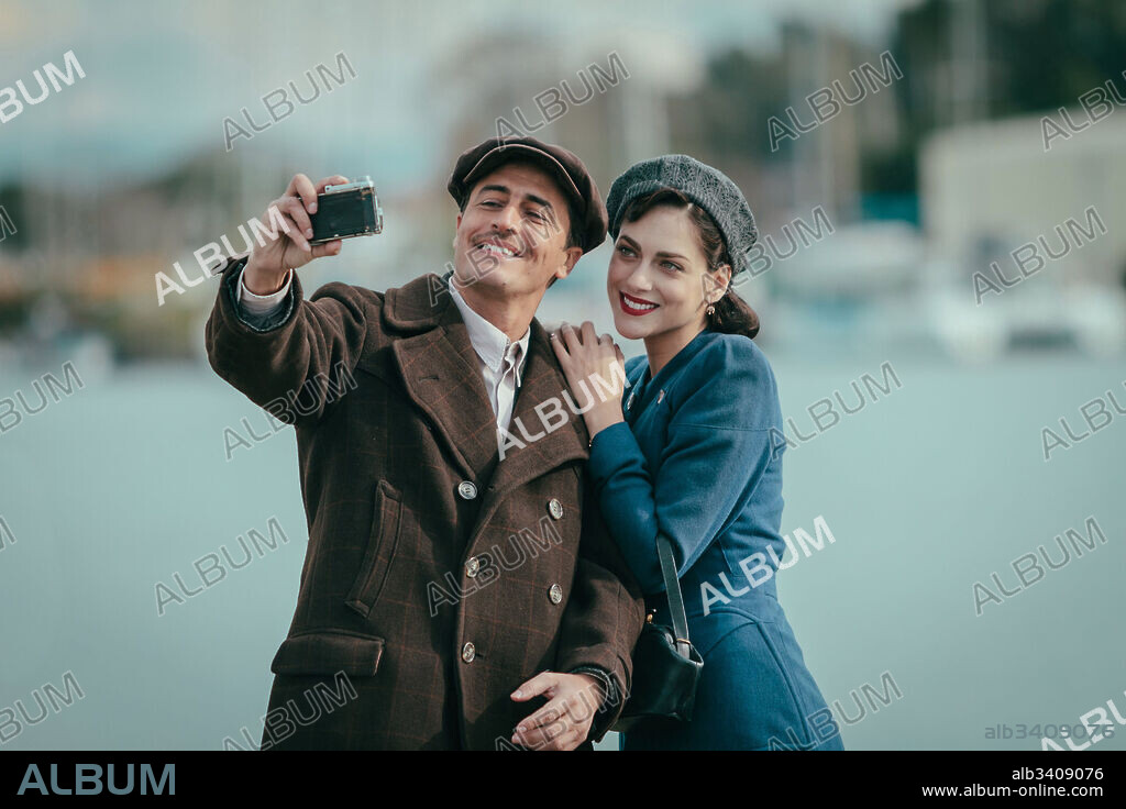 MIRIAM LEONE and PIF in IN GUERRA PER AMORE, 2016, directed by PIF. Copyright WILDSIDE/RAI CINEMA/MiBAC/DIREZIONE GENERALE PER IL CINEMA.