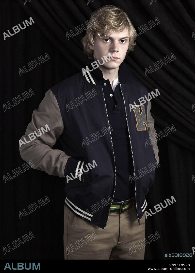 EVAN PETERS in AMERICAN HORROR STORY - DIE DUNKLE SEITE IN DIR, 2011 (AMERICAN HORROR STORY). Copyright 20TH CENTURY FOX TV.