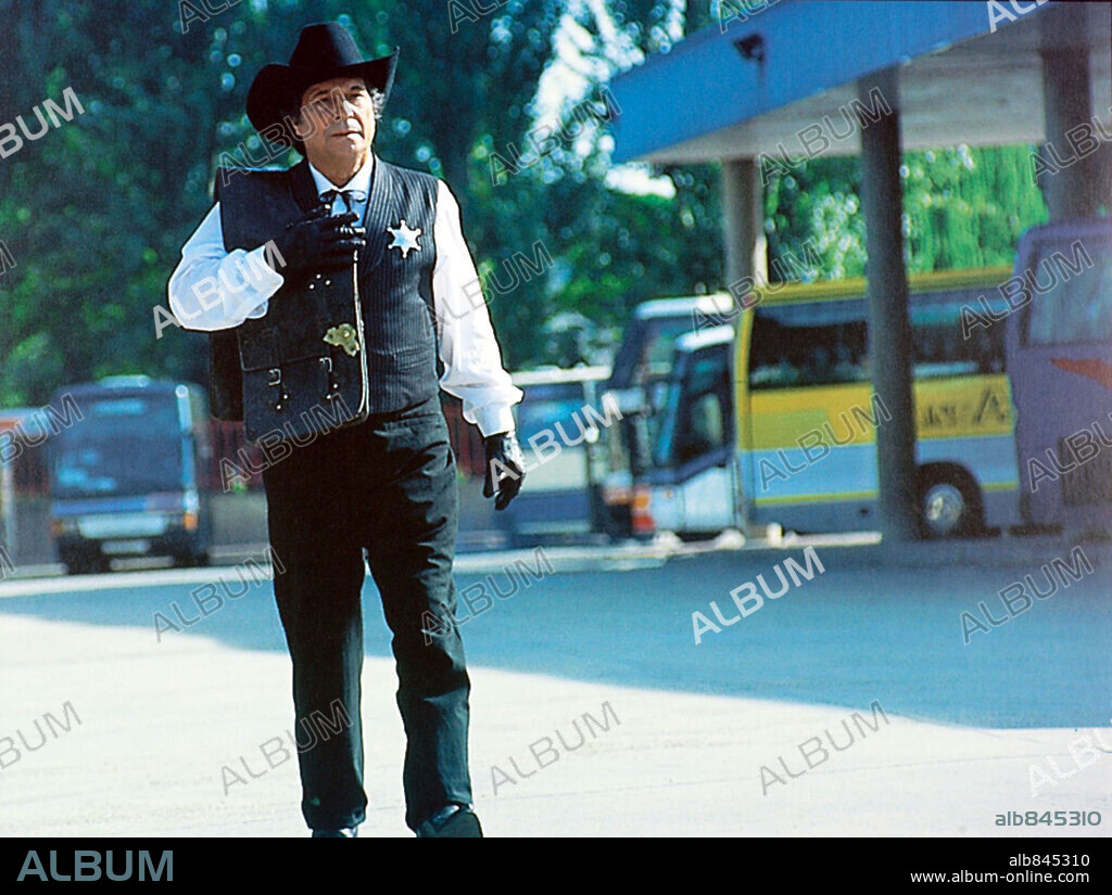 SANCHO GRACIA en A GALOPE TENDIDO, 2000, dirigida por JULIO SUAREZ VEGA. Copyright TESELA, P.C./ESTIRPE, P.C.