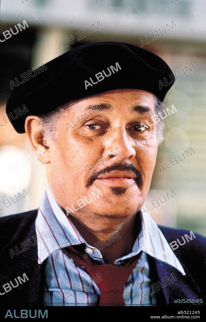 DEXTER GORDON en ALREDEDOR DE LA MEDIANOCHE, 1986 (ROUND MIDNIGHT), dirigida por BERTRAND TAVERNIER. Copyright WARNER BROTHERS.