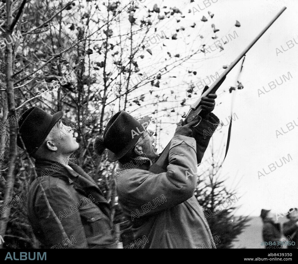 Örup 1938. Kung Gustaf V på skånsk jakt på Årups slott utanför Bromölla. Foto Ture Hellström / Sydsvenskan / SCANPIX. **OUT Kvällsposten, Skånska Dagbladet, Metro Skåne**. *** BETALBILD ***.